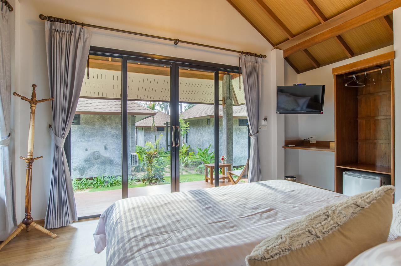 Medee Resort Ko Kut Bagian luar foto