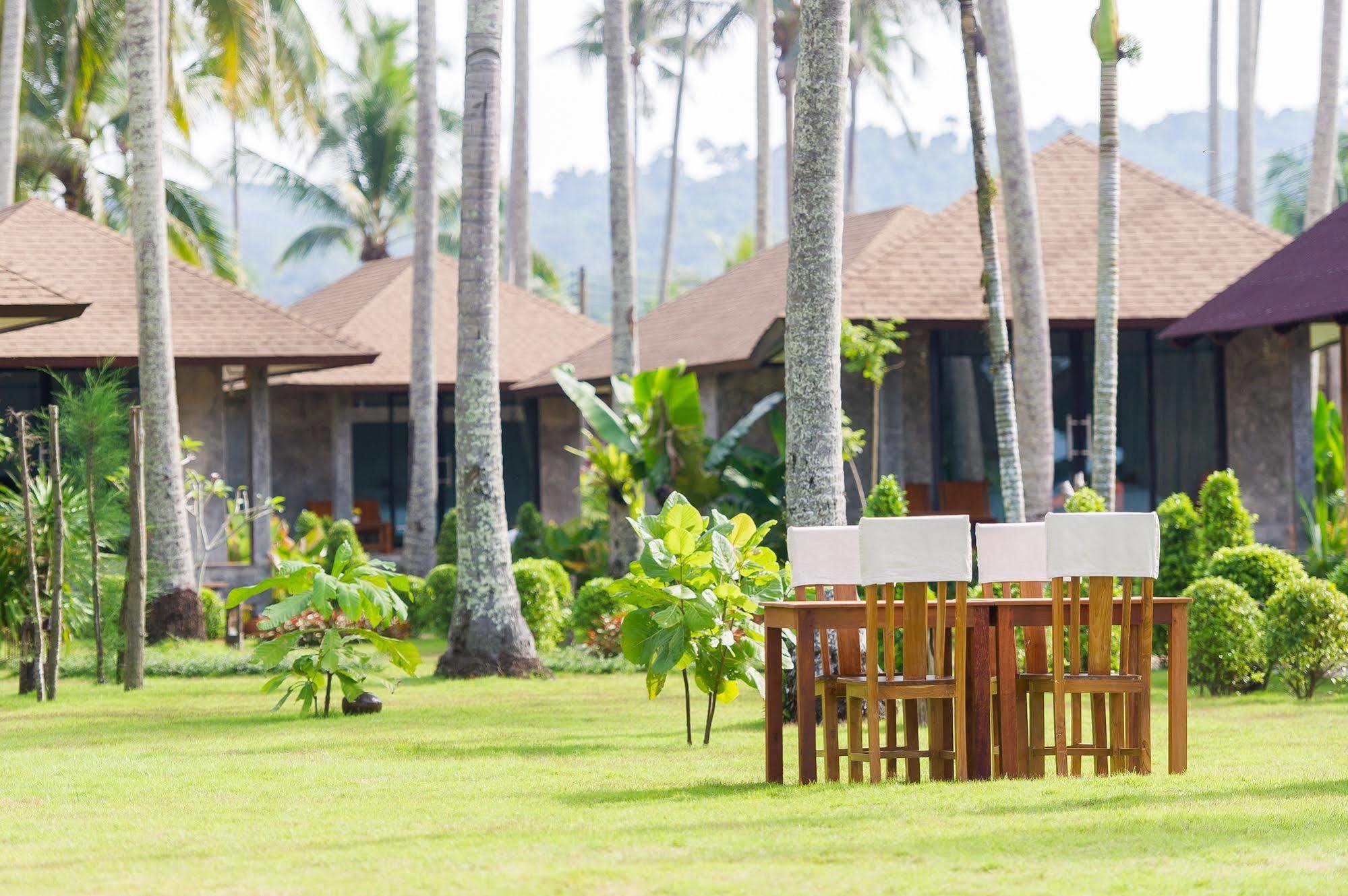 Medee Resort Ko Kut Bagian luar foto