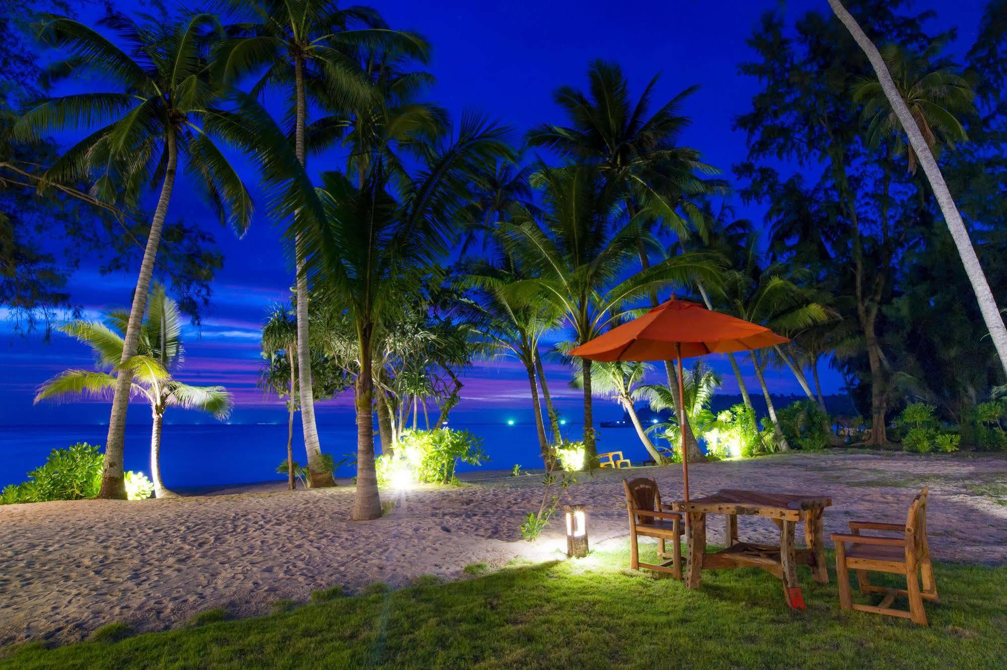 Medee Resort Ko Kut Bagian luar foto